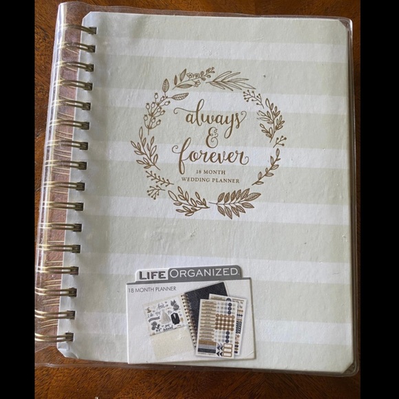 18-month Wedding Planner Journal - Picture 1 of 10